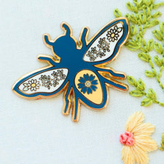 Sweet Bee Magnetic Needle Minder by Flamingo Toes